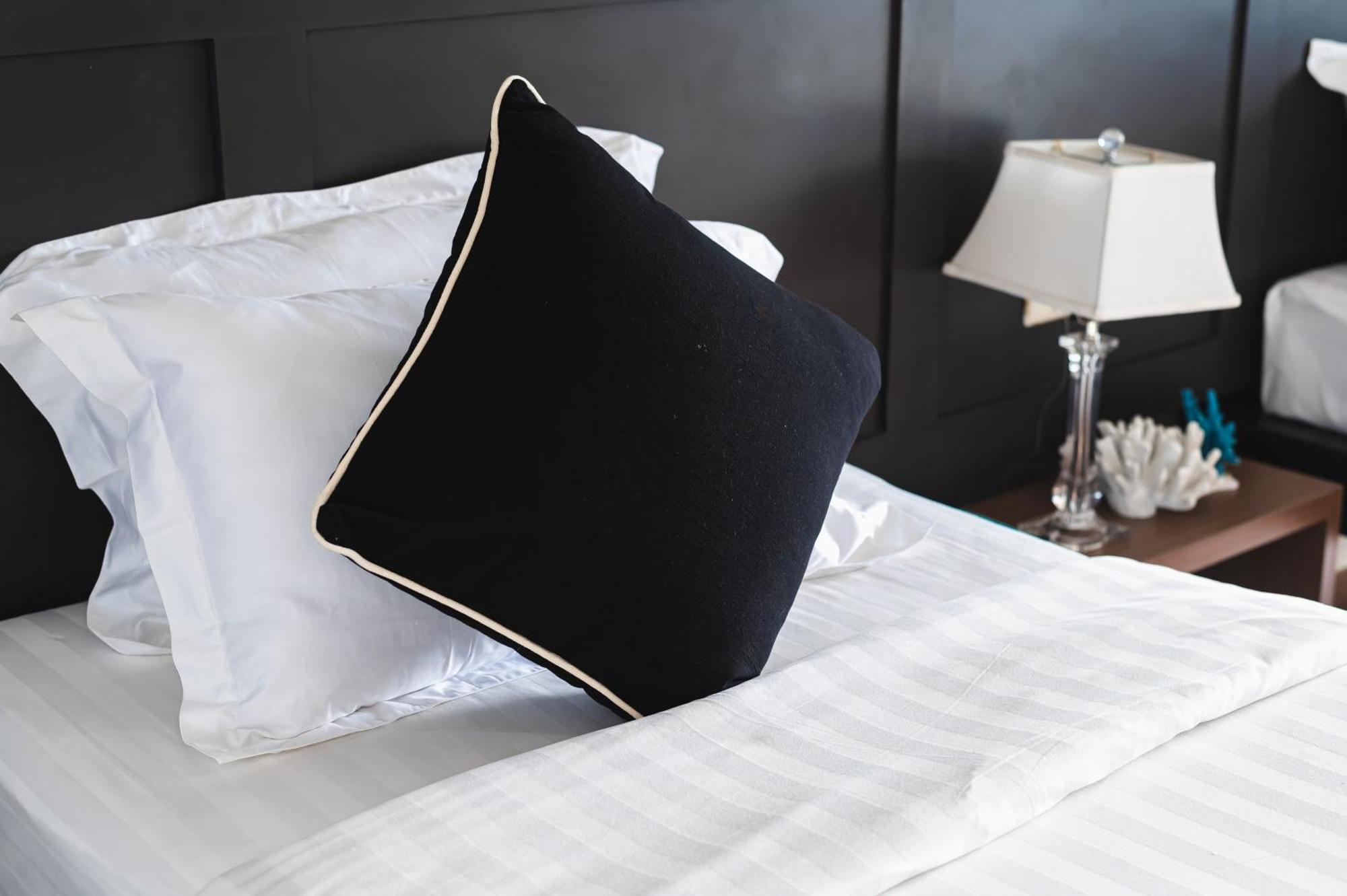 Casa Del M Phuket - Newly Renovated Hotell Patong Rom bilde